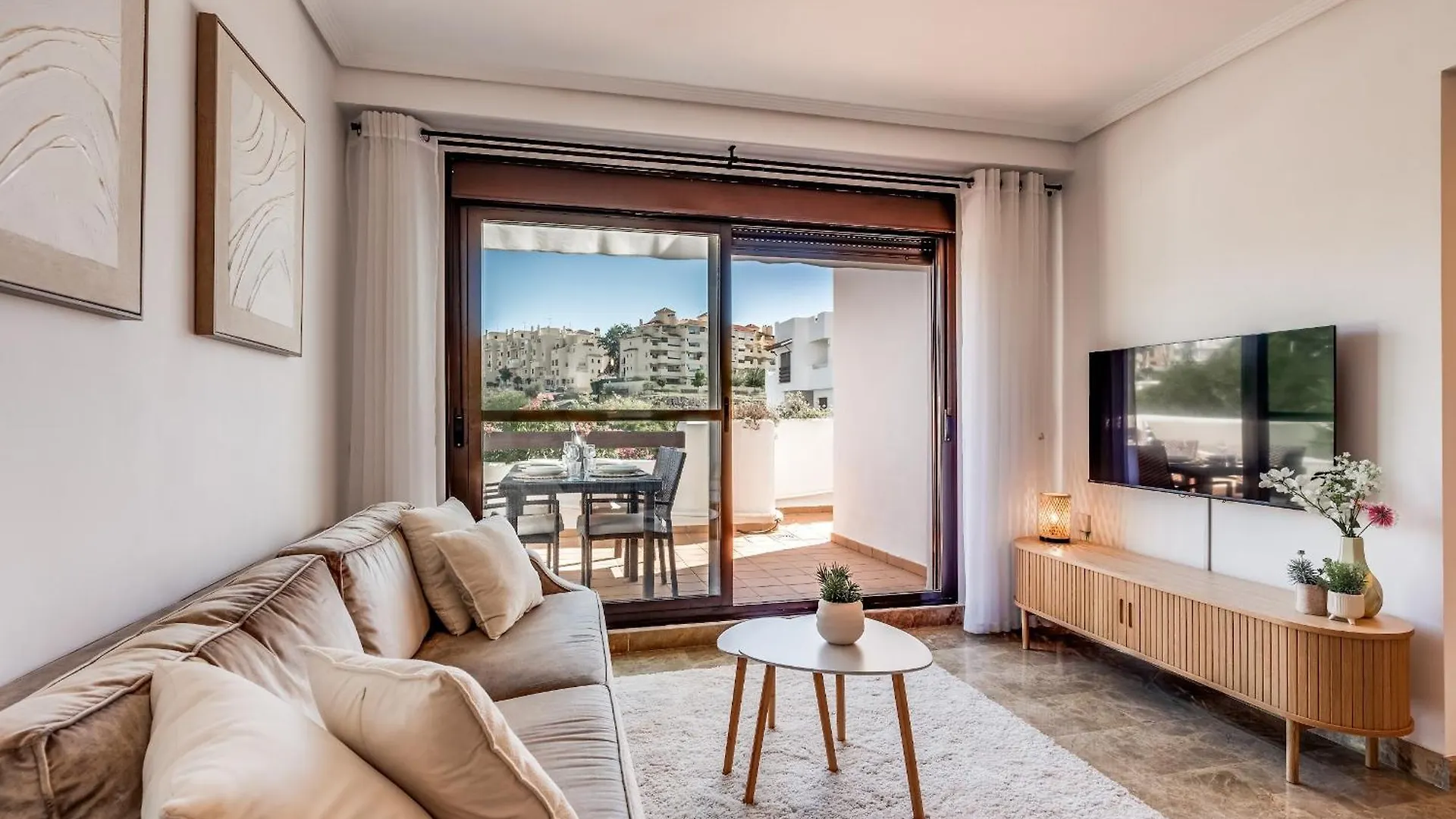 Prachtig Appartement Met Uitzicht Op Het Zwembad Estepona Spain