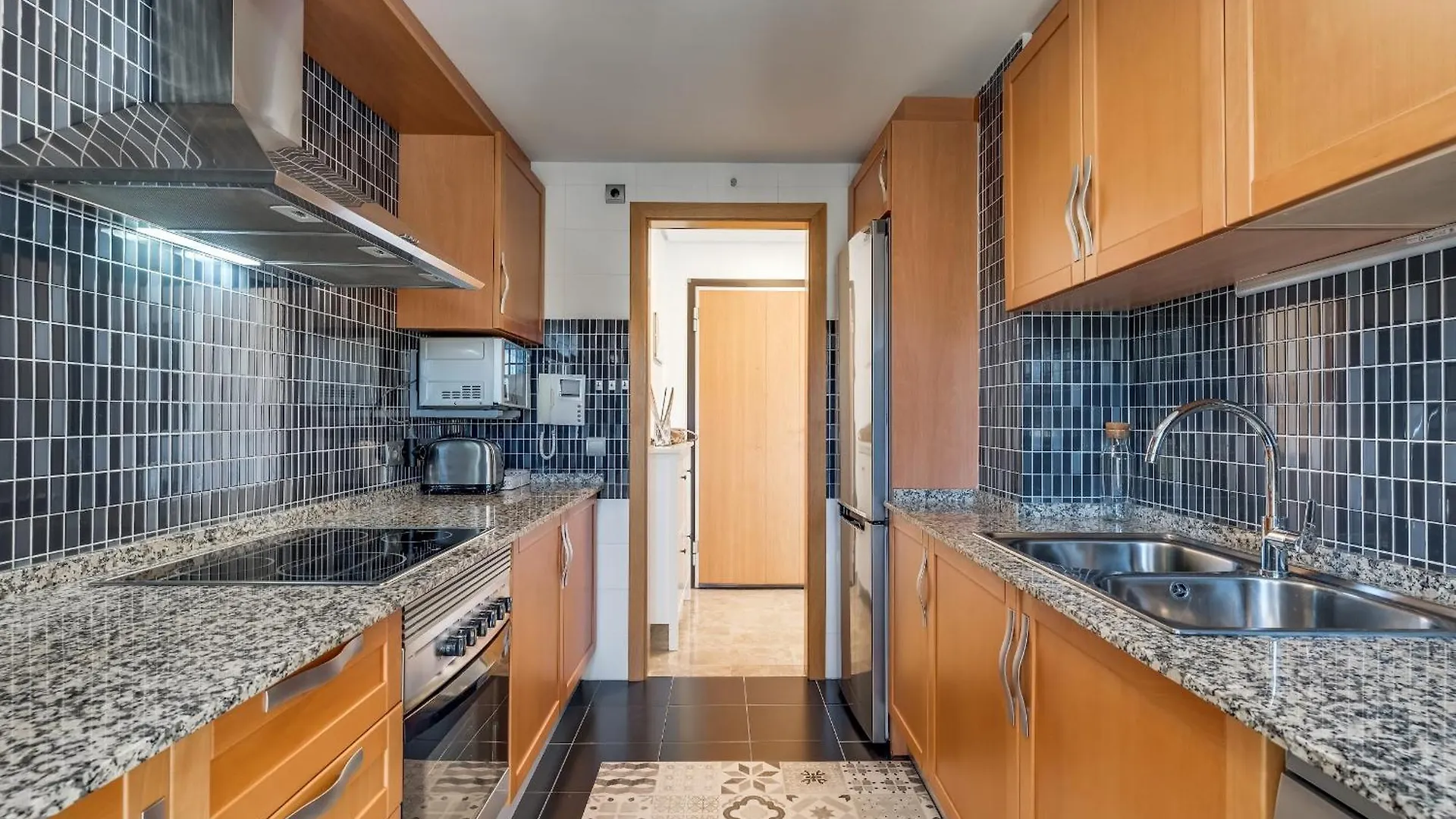 Prachtig Appartement Met Uitzicht Op Het Zwembad Estepona 0*,  Spain