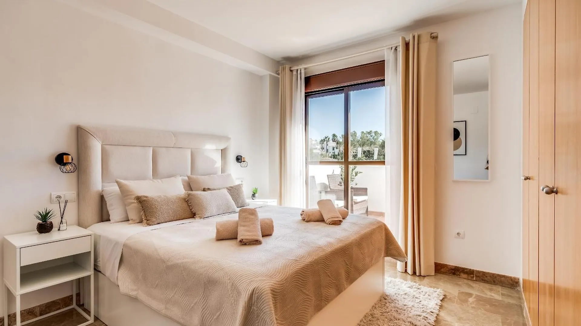 Prachtig Appartement Met Uitzicht Op Het Zwembad Estepona 0*,  Spain
