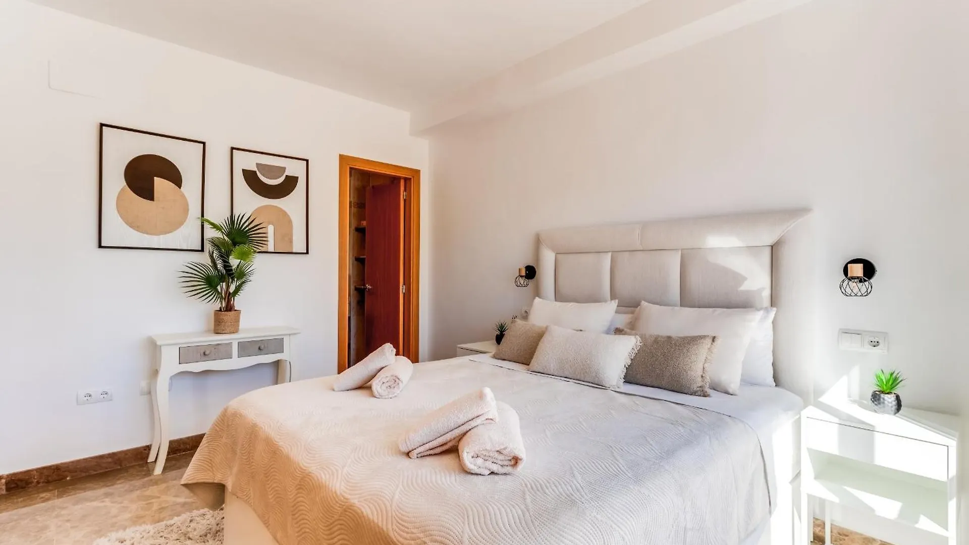 Prachtig Appartement Met Uitzicht Op Het Zwembad Estepona Spain