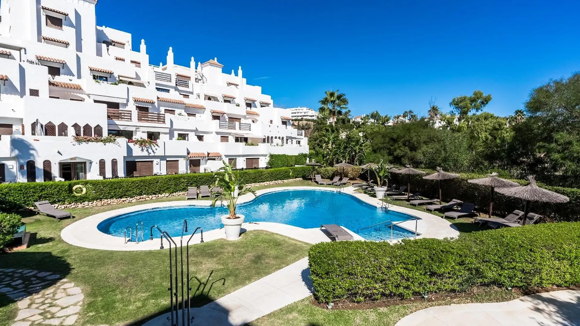 Apartment Prachtig Appartement Met Uitzicht Op Het Zwembad Estepona