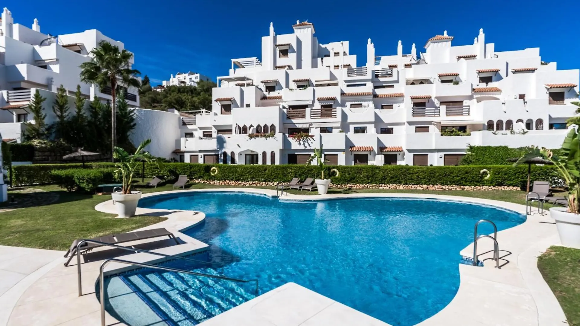 Prachtig Appartement Met Uitzicht Op Het Zwembad Estepona 0*,  Spain